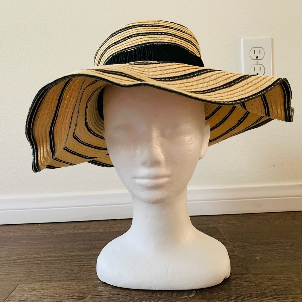 August Sun hat - Picture 2 of 10